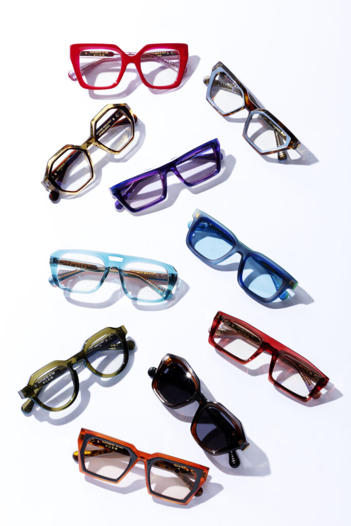 CustomEYES